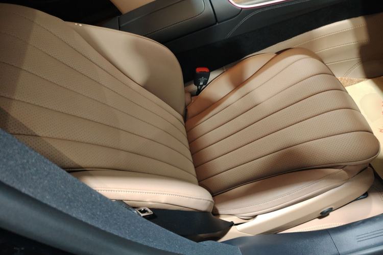 Used Mercedes-Benz E-Class New Energy 2024 E 350 e L Plug-in Hybrid Sedan
