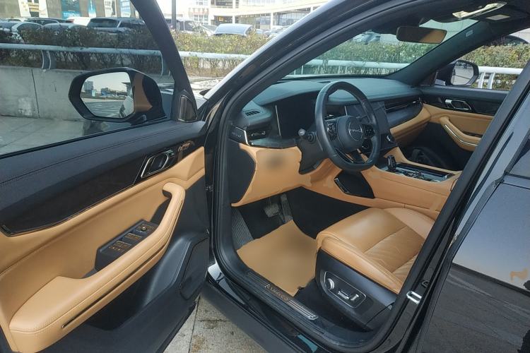 Used Lynk & Co 09 2021 2.0T Halo Six-Seater
