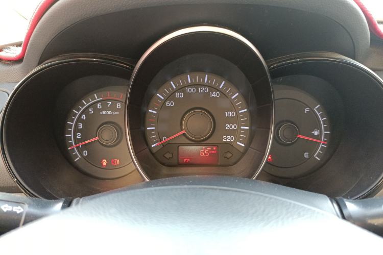 Used Kia K2 2015 Sedan 1.4L MT GLS
