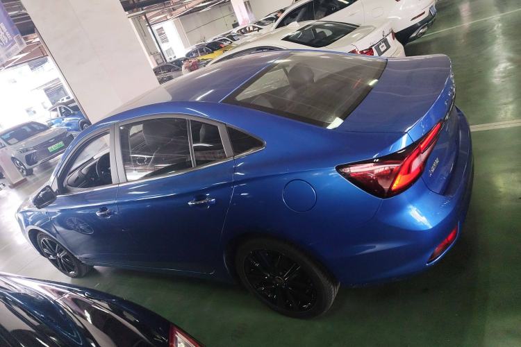 Used Roewe i5 2019 GL 20T Automatic 4G Connected & Ultra-Cool Play Edition
