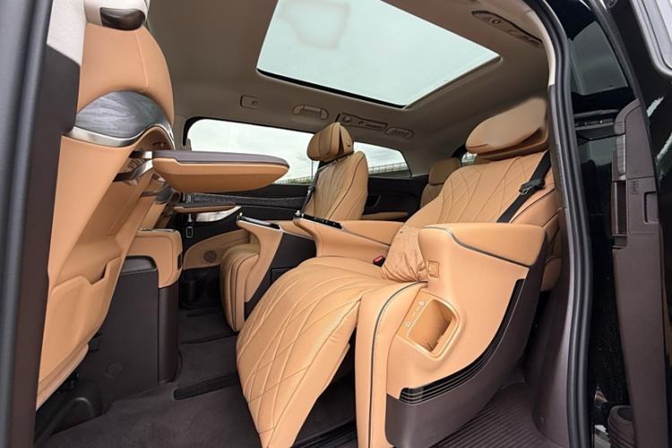 Used Denza D9 2024 EV 620 Premium Model
