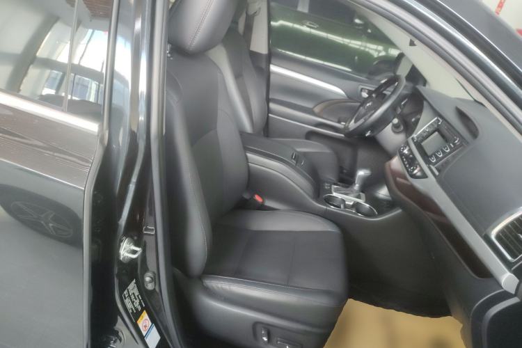 Used Toyota Highlander 2018 2.0T Four-Wheel Drive Luxury Version 7 Seats China VI Standard
