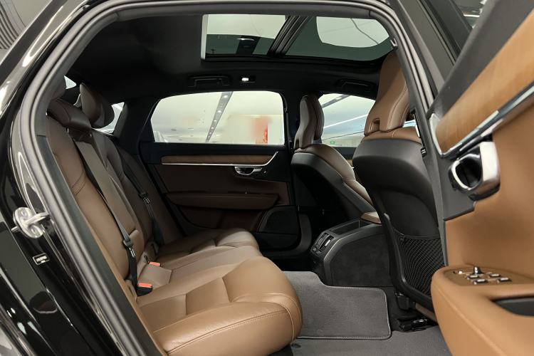 Used Volvo S90 2023 B5 Zhiyi Luxury Edition
