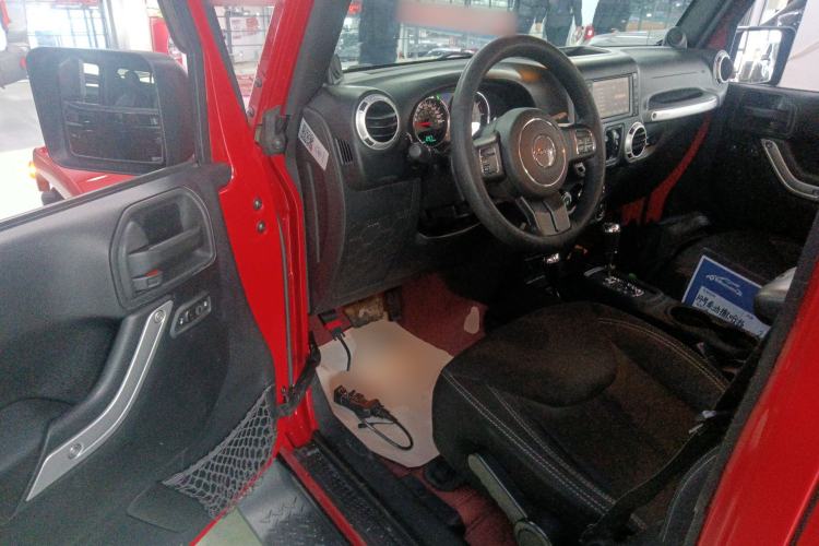 Used  Wrangler 2014 2.8TD Sahara Four-Door Edition