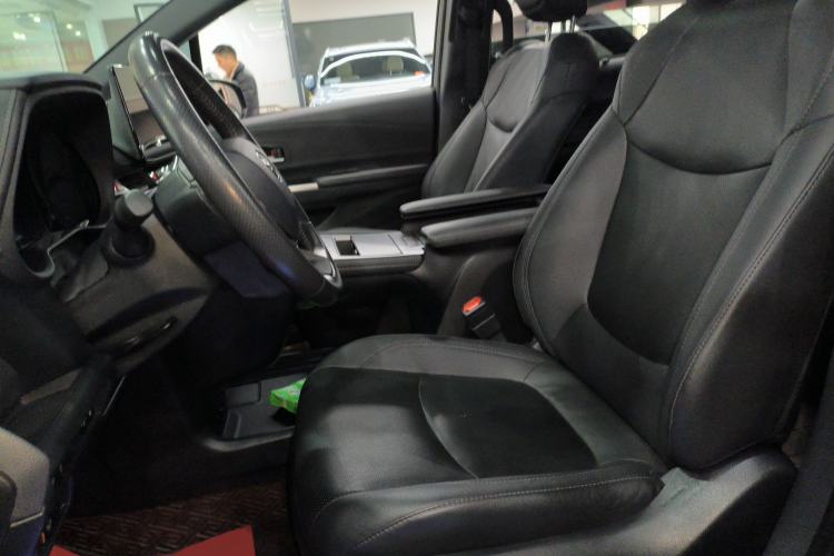 Used Toyota Sienna 2021 2.5L Hybrid Premium Edition