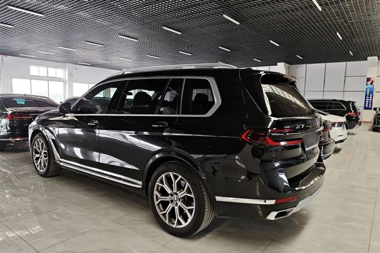 Used BMW X7 2023 xDrive40i Luxury Package with Leading Features

