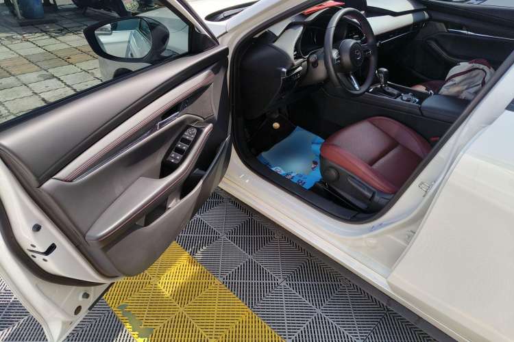 Used Mazda Mazda 3 Axela 2023 2.0L Automatic ZhiXuan Edition
