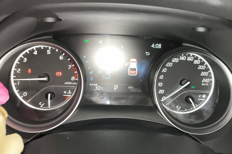 Used Toyota Camry 2021 2.0G Luxury Edition
