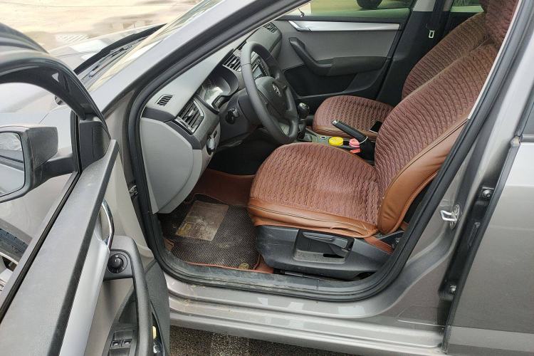 Used Skoda Octavia 2015 1.6L Manual Eado Edition
