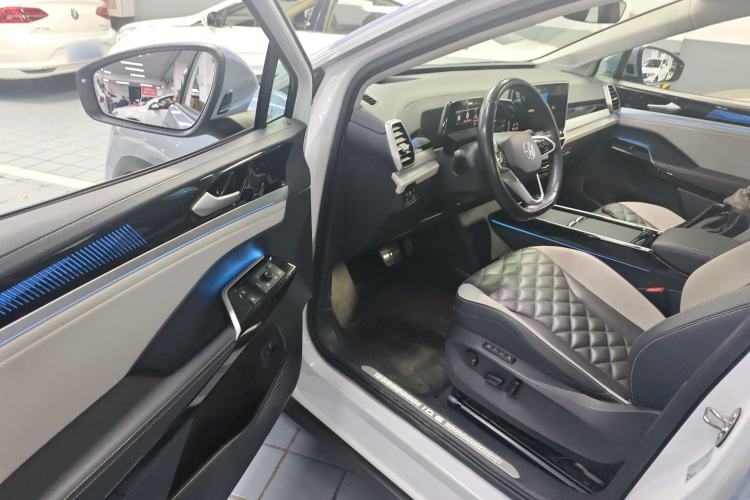 Used Volkswagen ID.6 CROZZ 2022 Long-Range PRO Edition