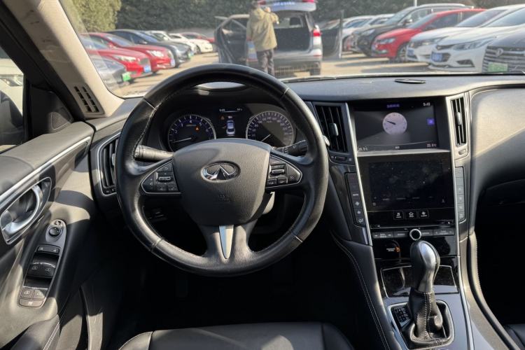 Used Infiniti Q50L 2015 2.0T Comfort Edition
