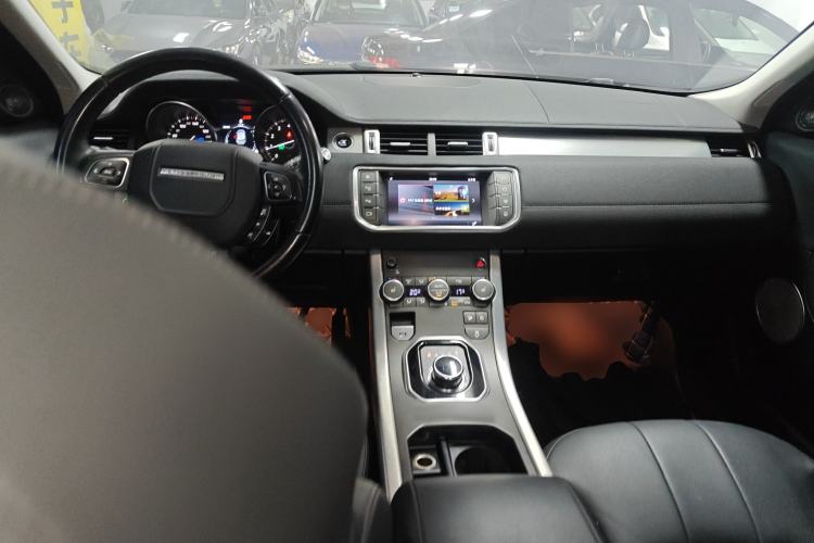 Used Land Rover Range Rover Evoque 2018 240PS PURE Style Edition
