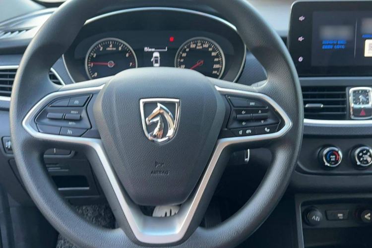 Used Baojun 730 2019 1.5T Manual Fashion Model 7-seater China VI
