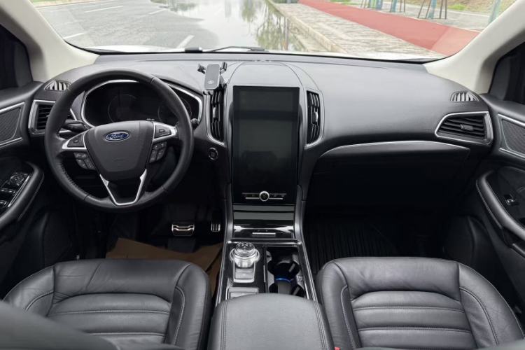 Used Ford Edge 2020 EcoBoost 245 Two-Wheel Drive Titanium 7-Seater
