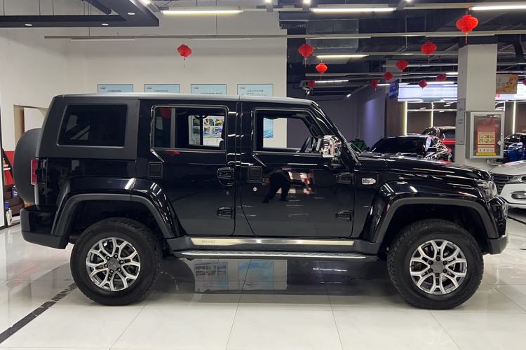 Used Beijing Auto BJ40 2023 2.0T Automatic Four-Wheel Drive Urban Hunter Edition Chivalrous Type
