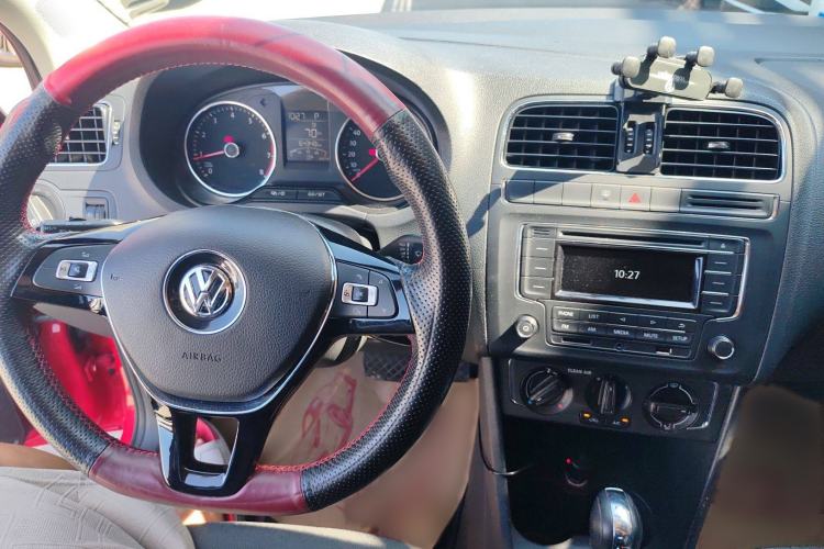 Used Volkswagen Polo 2016 1.6L Automatic Comfort Model
