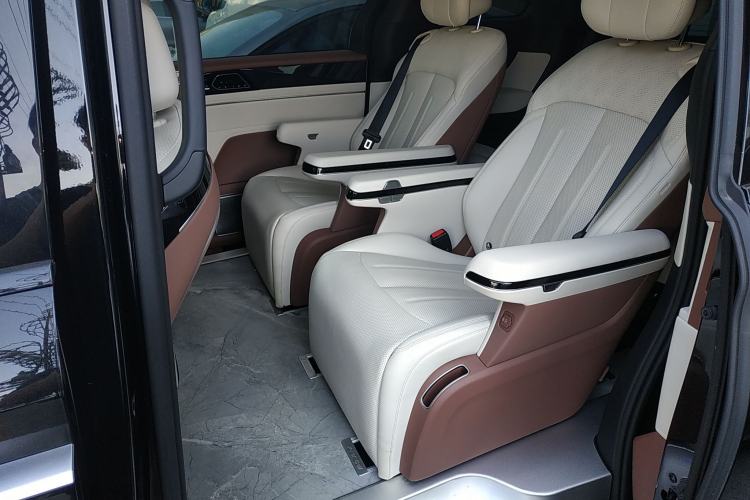 Used BYD Xia 2025 DM-i 1.5T 180km Beyond Edition
