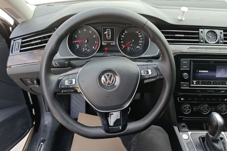 Used Volkswagen Magotan 2018 330TSI DSG Luxury Model
