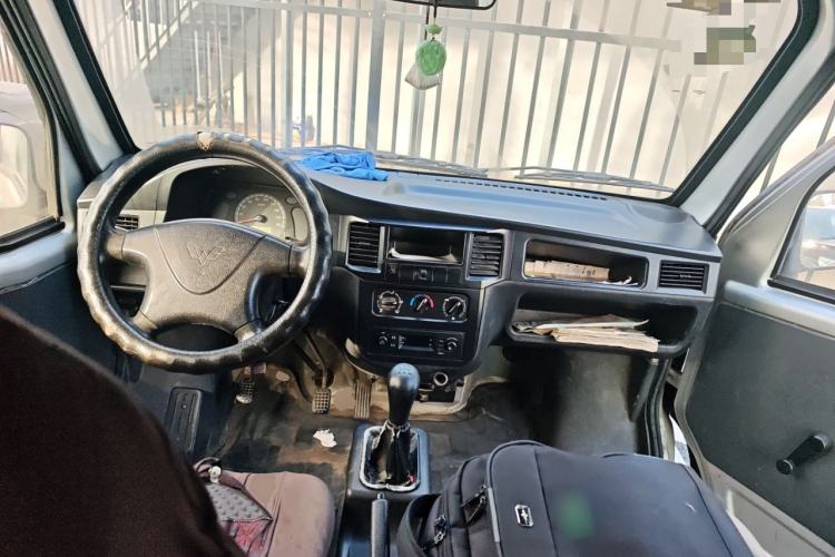 Used Wuling Zhiguang 2015 1.2L Practical LS-I Model
