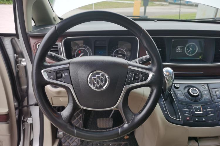 Used Buick GL8 2018 28T Luxury Model China VI Standard
