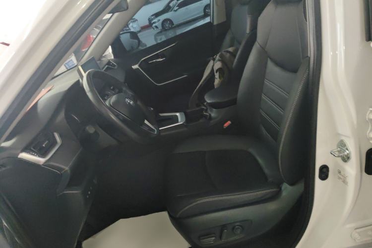 Used Toyota RAV4 2022 2.0L CVT Two-Wheel Drive Fashion Plus Edition
