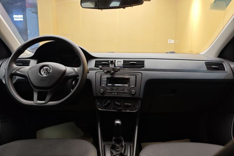 Used Volkswagen Santana 2016 1.6L Automatic Fashion Edition
