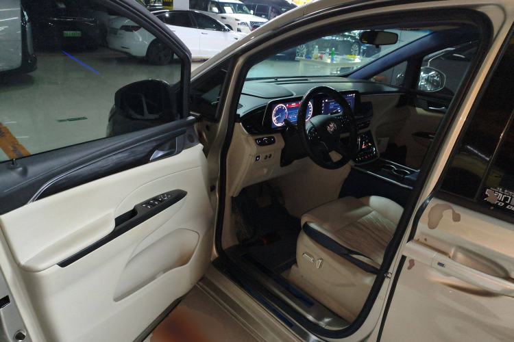 Used Buick GL8 2021 ES Landtrek 653T Comfort Edition