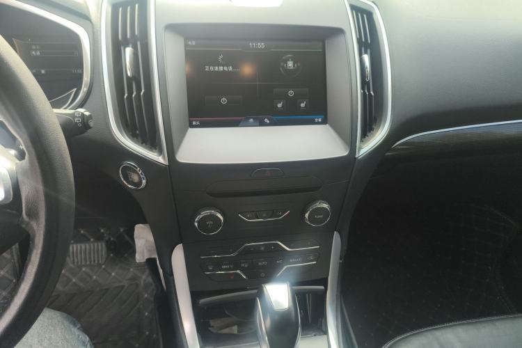 Used Ford Edge 2015 2.0T GTDi Two-Wheel-Drive High-Line Version
