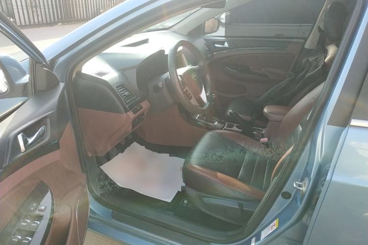 Used BYD Surui 2015 Revised Version 1.5L Manual Luxury Edition
