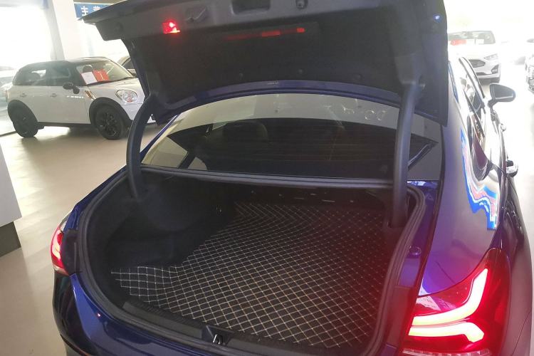 Used Mercedes-Benz A-Class 2021 A 200 L Sport Sedan Fashion Model
