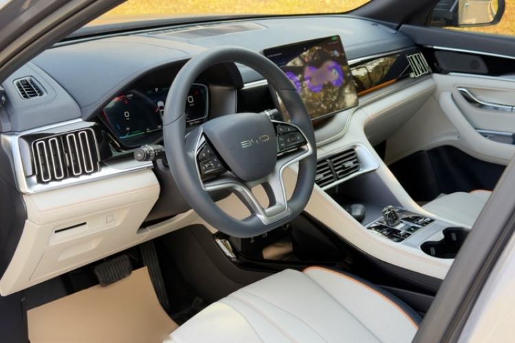 Used BYD Song PLUS New Energy 2024 HONOR Edition DM-i 110km Flagship PLUS
