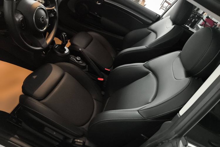 Used  MINI 2022 1.5T COOPER Classic Edition
