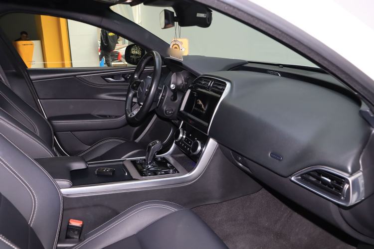 Used Jaguar XEL 2020 2.0T 200PS R-DYNAMIC Youth Sports Edition
