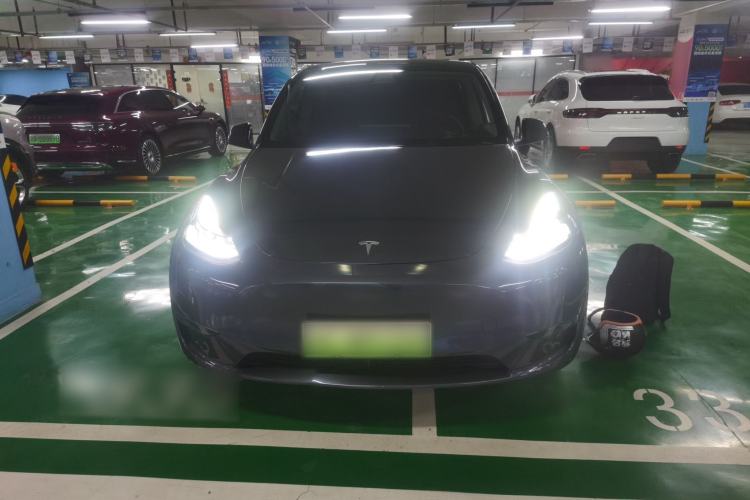 Used Tesla Model Y 2022 Long-Range All-Wheel-Drive Version
