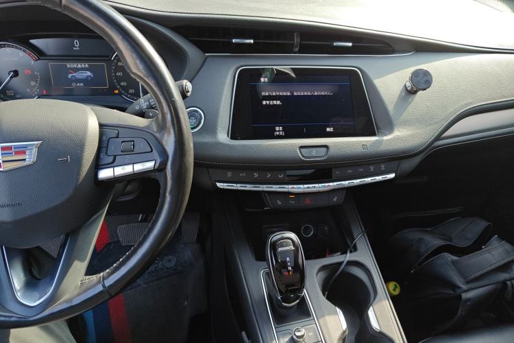 Used Cadillac XT4 2021 28T Two-Wheel Drive Leading Version
