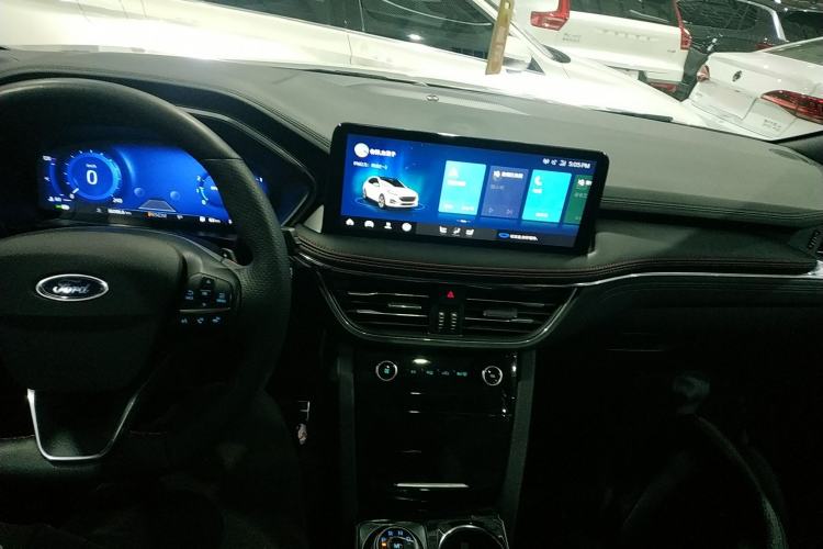 Used Ford Escape 2024 EcoBoost 245 Four-Wheel Drive ST-Line Pro Trim
