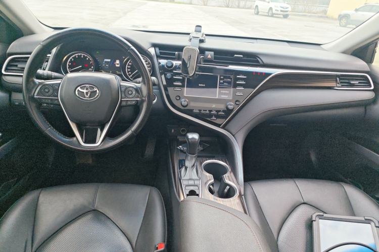 Used Toyota Camry 2018 2.5G Luxury Edition
