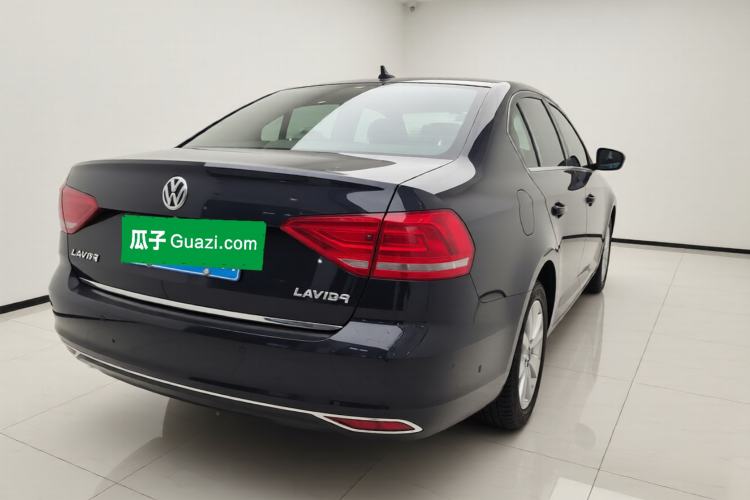 Used Volkswagen Lavida 2015 1.6L Manual Fashion Edition
