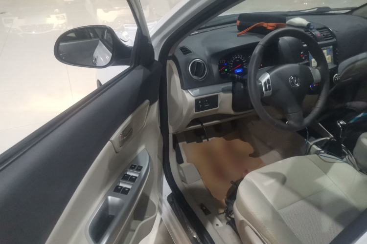 Used Changan Alsvin V5 2012 1.5L Manual Sport Version China IV Standard