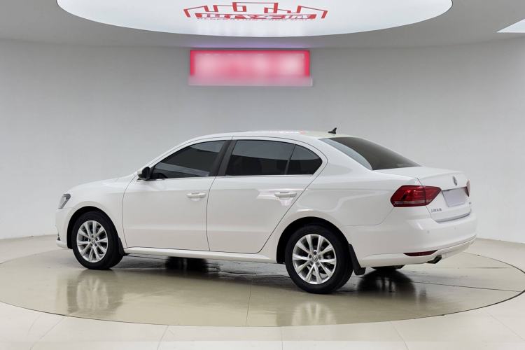 Used Volkswagen Lavida 2017 1.6L Automatic Comfort Edition
