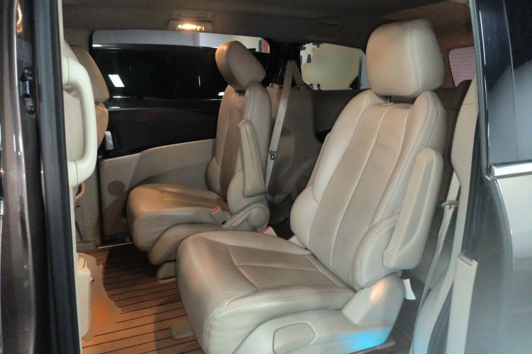 Used Buick GL8 2022 Land Cruiser Executive Class 652T Comfort Model
