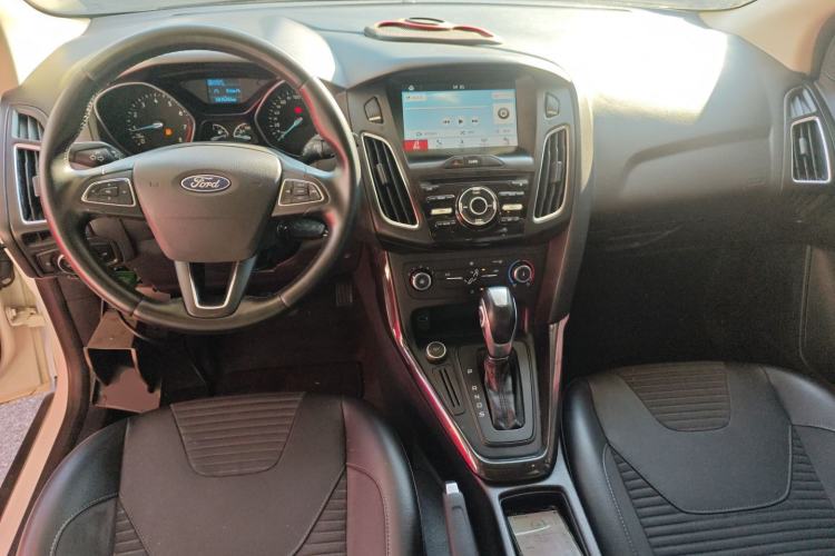 Used Ford Focus 2018 Hatchback Classic 1.6L Automatic Trendy SmartDrive Edition
