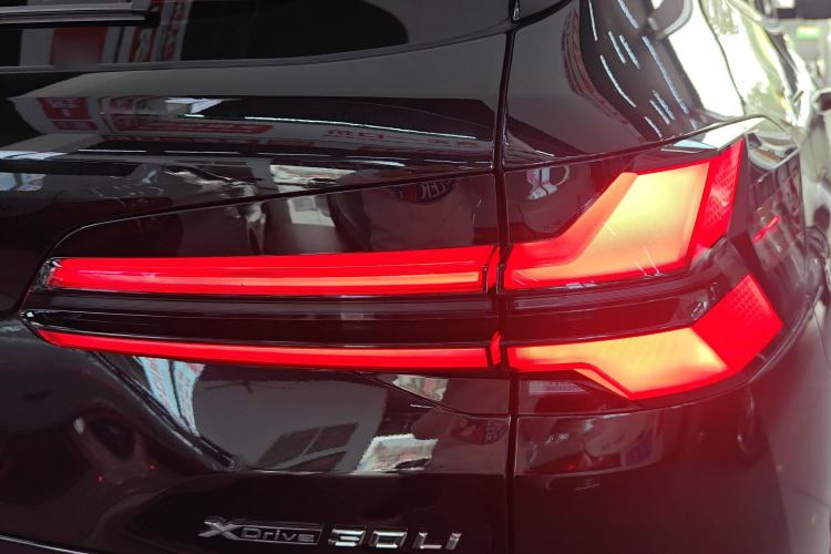 Used BMW X5 2023 xDrive 30Li Luxury M Sport Package