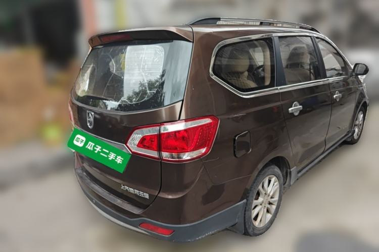 Used Baojun 730 2014 1.5L manual standard trim 7 seats
