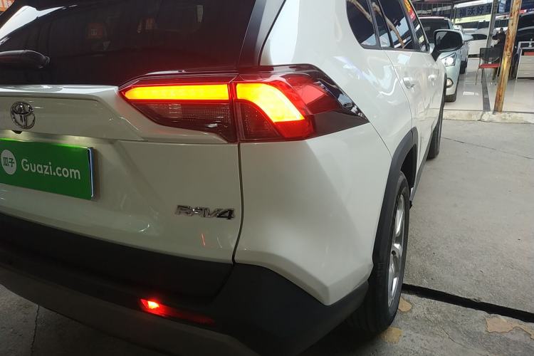 Used Toyota RAV4 2020 2.0L CVT Two-Wheel Drive Fashion Edition