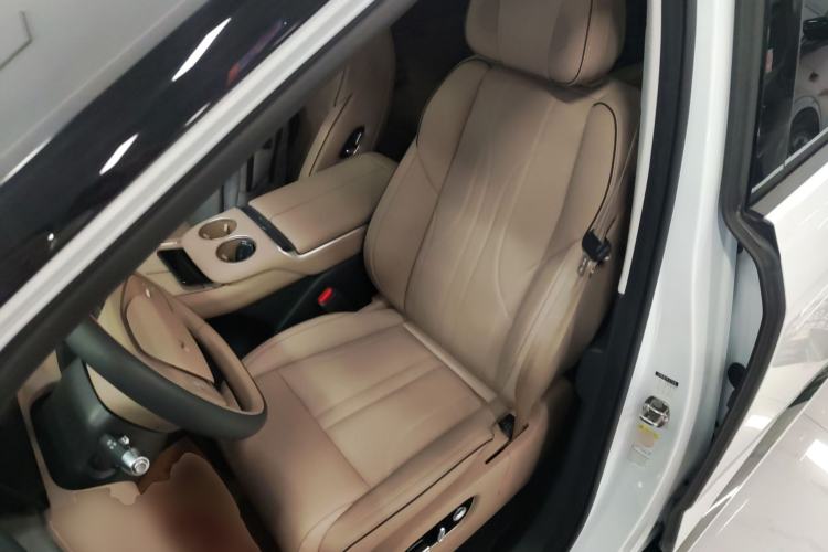 Used XPeng X9 2025 740 Ultra-Long Range Max
