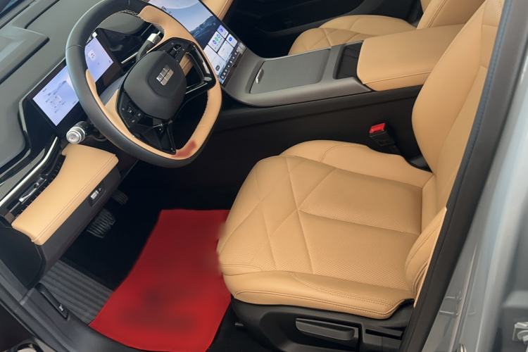 Used  L6 2023 60km PLUS
