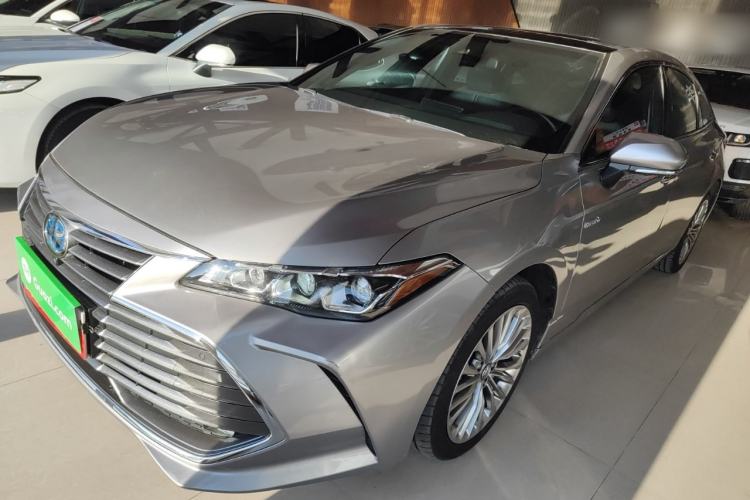 Used Toyota Avalon 2019 Dual-Engine 2.5L XLE Prestige Version China VI Standard