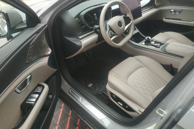 Used BYD Han 2025 EV with 701 km of Laser Radar-Enabled Intelligent Driving