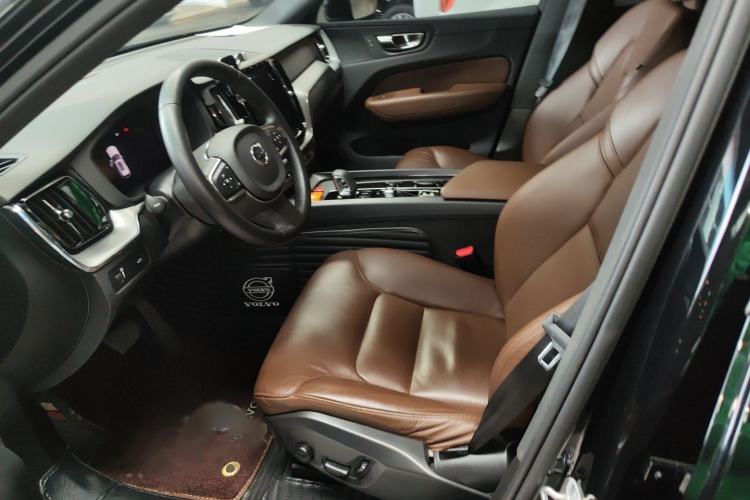 Used Volvo XC60 2022 B5 4x4 Zhiyi Luxury Edition
